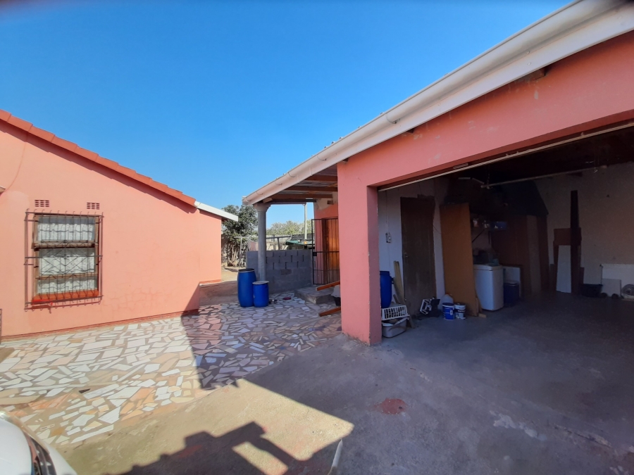 3 Bedroom Property for Sale in Amalinda North Eastern Cape